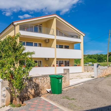 Apartment Una 2 Pula Bagian luar foto