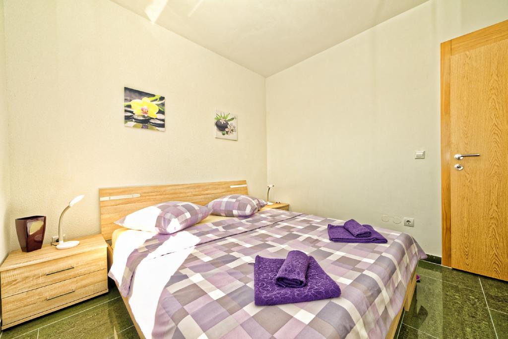Apartment Una 2 Pula Bagian luar foto