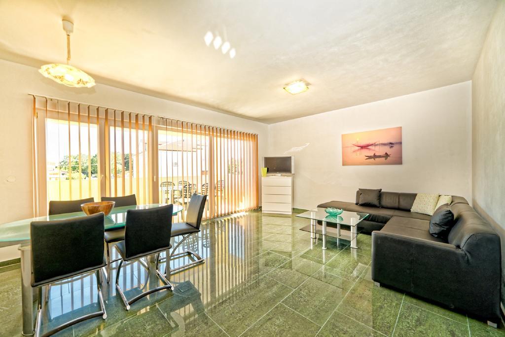 Apartment Una 2 Pula Bagian luar foto