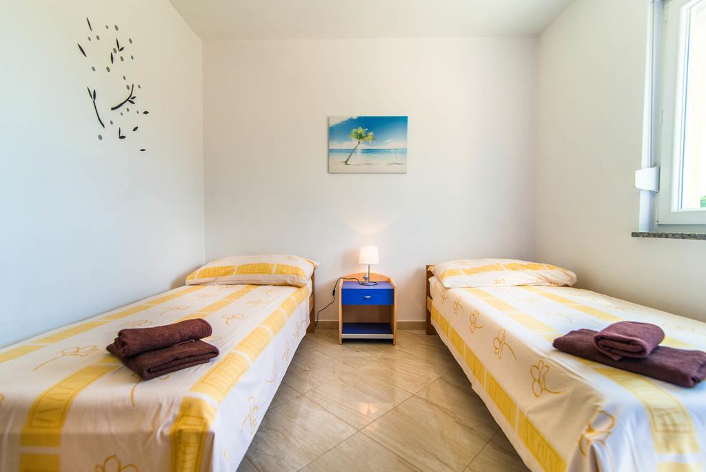 Apartment Una 2 Pula Bagian luar foto