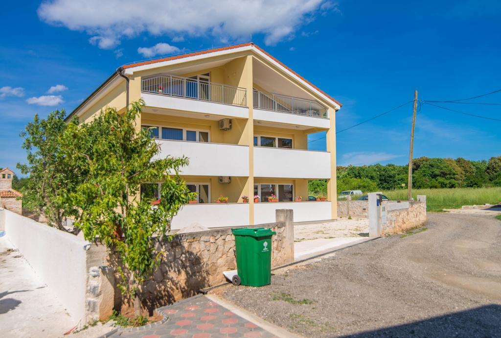 Apartment Una 2 Pula Bagian luar foto
